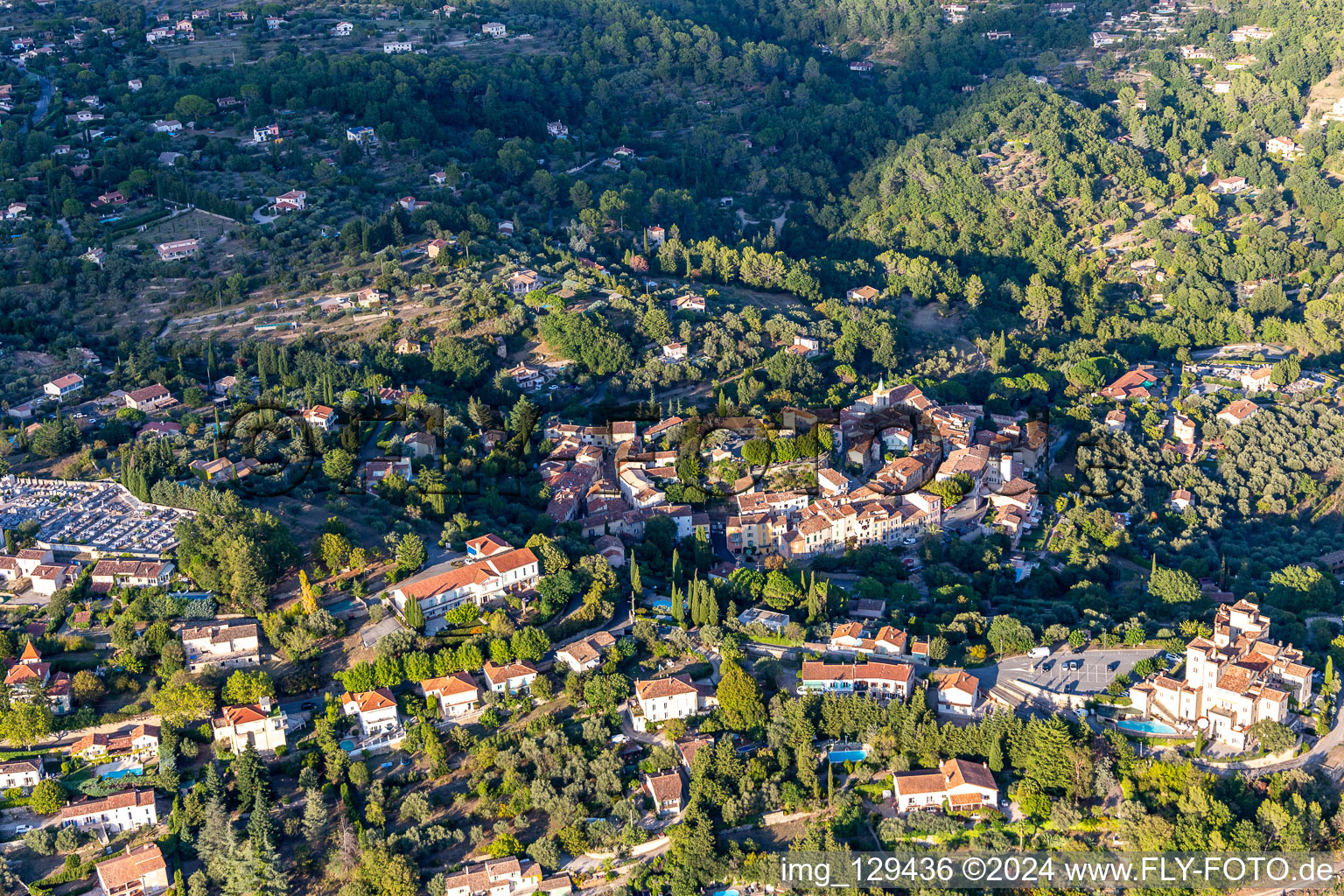 Vue aérienne de Tourrettes dans le département Var, France