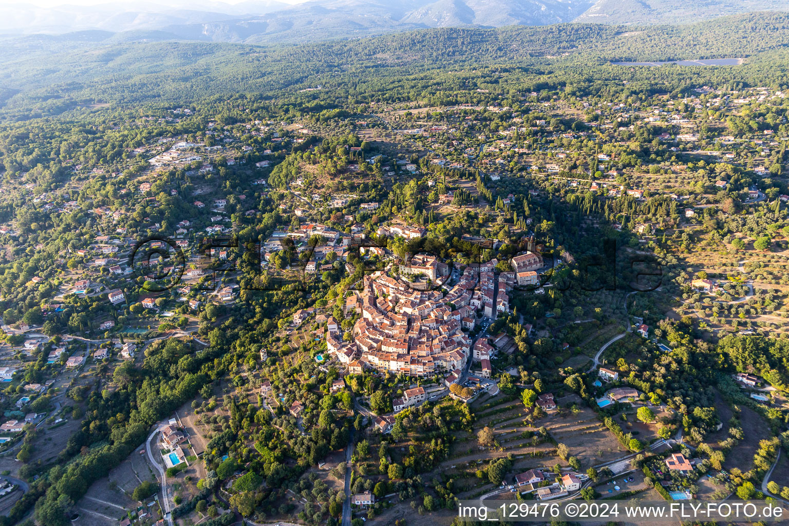 Callian dans le département Var, France vue d'en haut