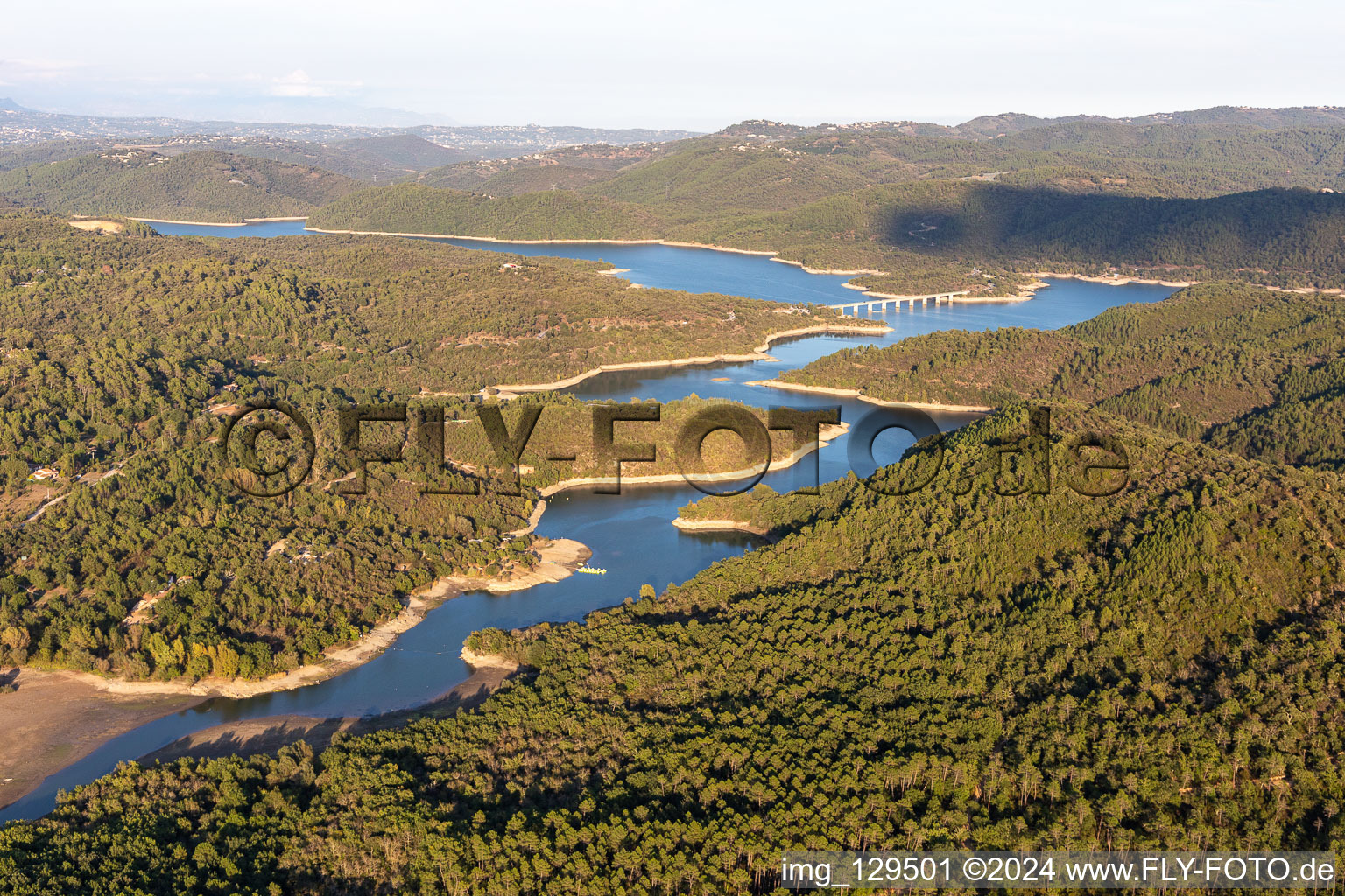 Photographie aérienne de Réservoir : Lac Cassien - Faïence à Montauroux dans le département Var, France