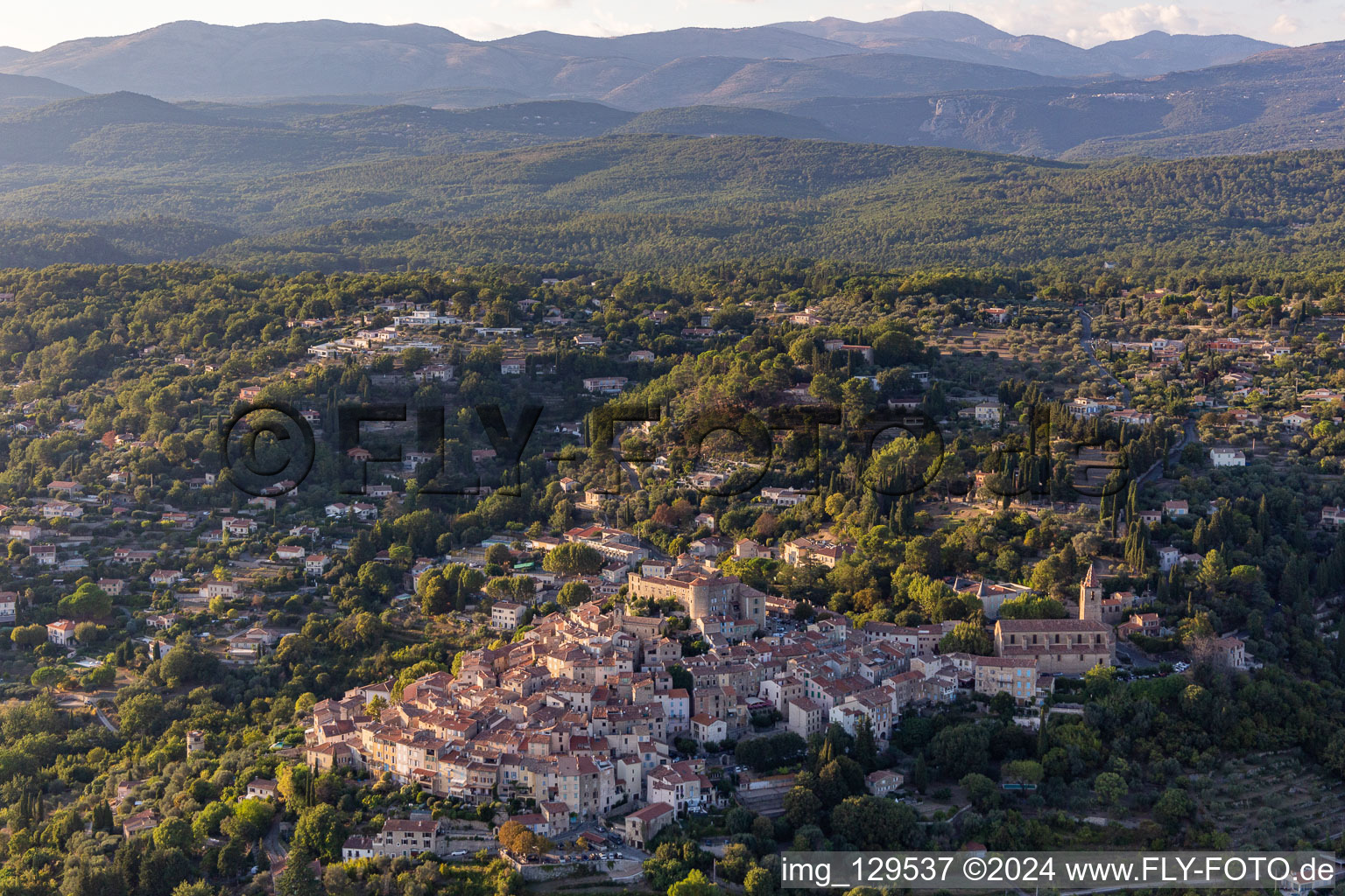 Image drone de Callian dans le département Var, France