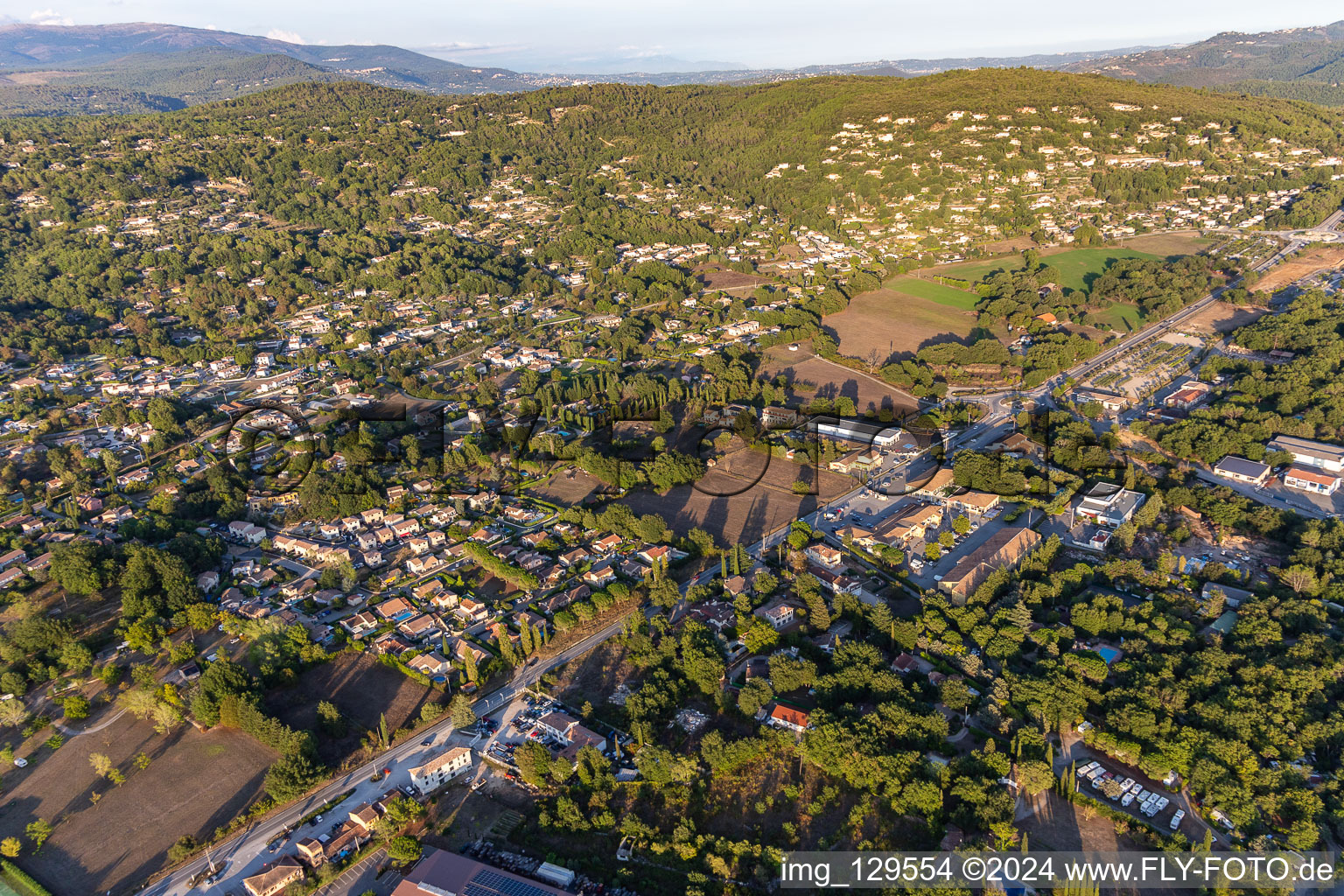 Montauroux dans le département Var, France du point de vue du drone