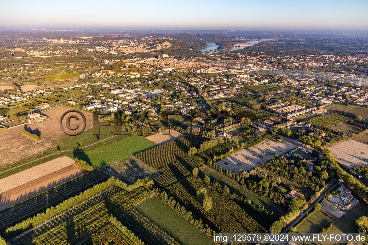 Vue aérienne de Tarascon dans le département Bouches du Rhône, France