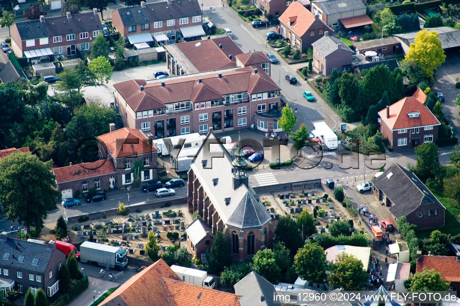 Vue aérienne de Broekhuizen dans le département Limbourg, Pays-Bas