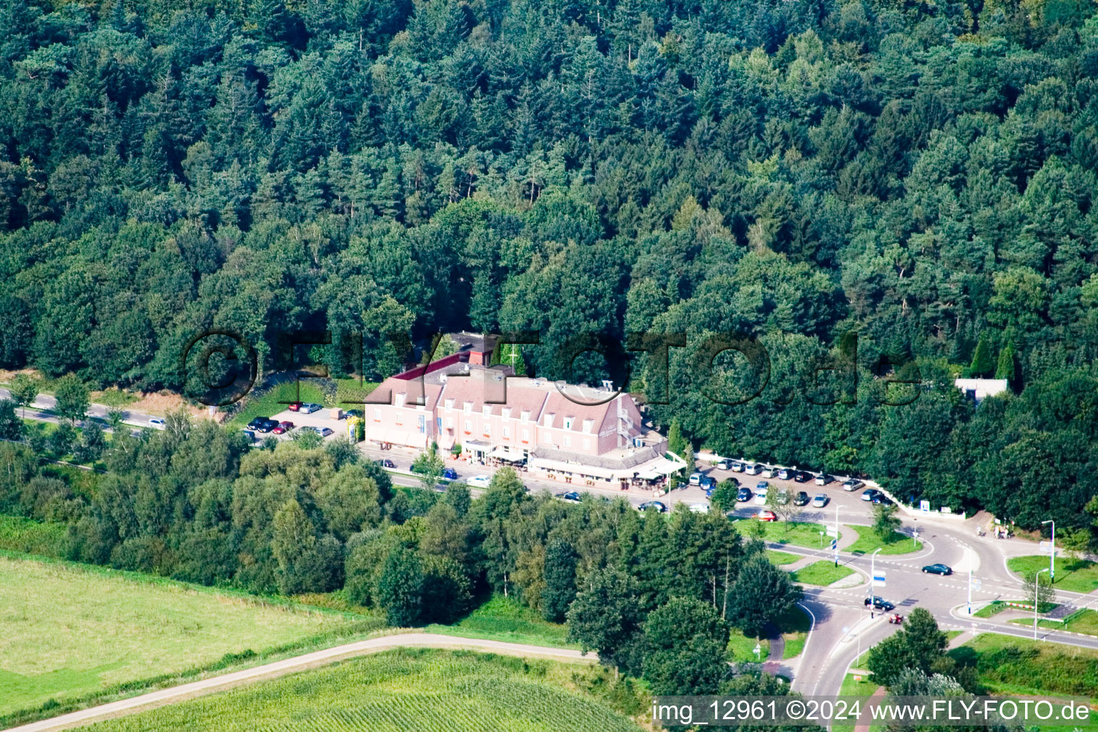 Vue aérienne de Broekhuizen dans le département Limbourg, Pays-Bas