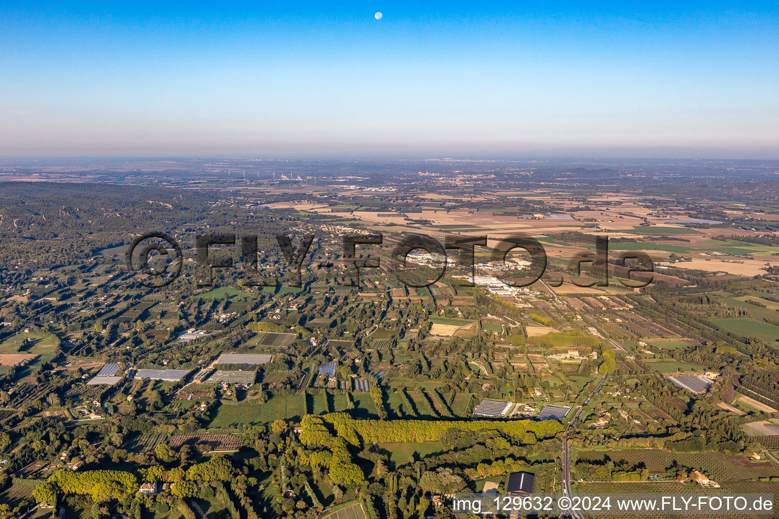 Vue aérienne de Quartier Les Écarts in Saint-Rémy-de-Provence dans le département Bouches du Rhône, France