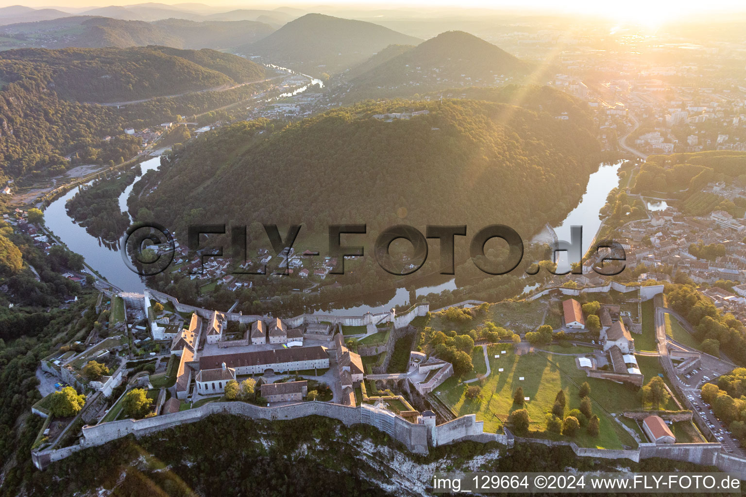 Vue aérienne de Et Zoo de Besançon à le quartier Citadelle in Besançon dans le département Doubs, France