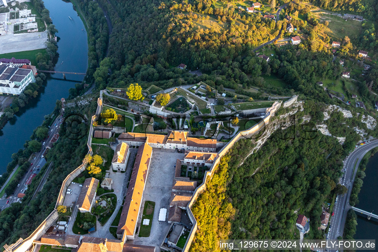 Vue oblique de Citadelle et Zoo de Besançon à Besançon dans le département Doubs, France