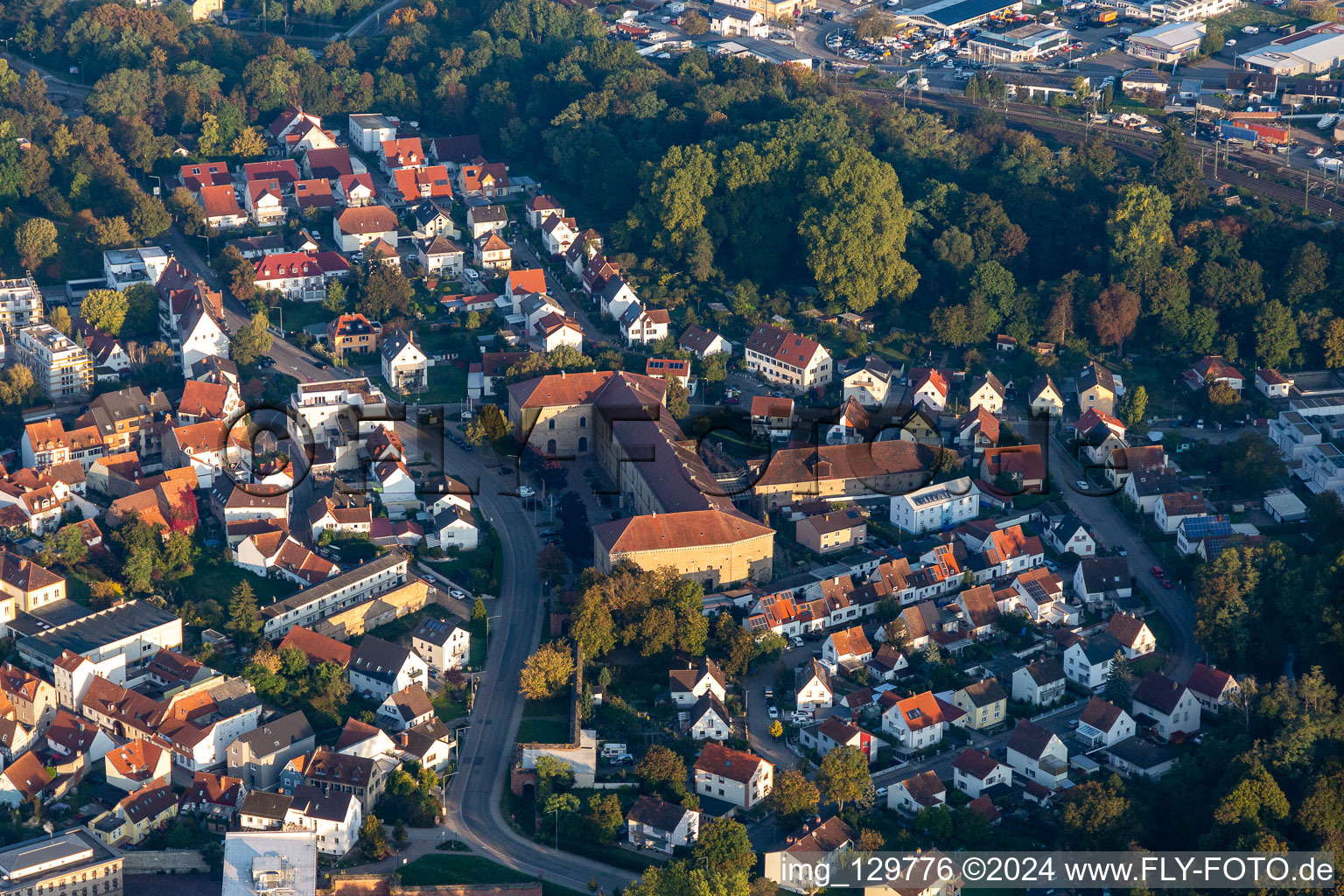 Vue aérienne de Ensemble de bâtiments du Musée allemand de la rue à Germersheim dans le département Rhénanie-Palatinat, Allemagne