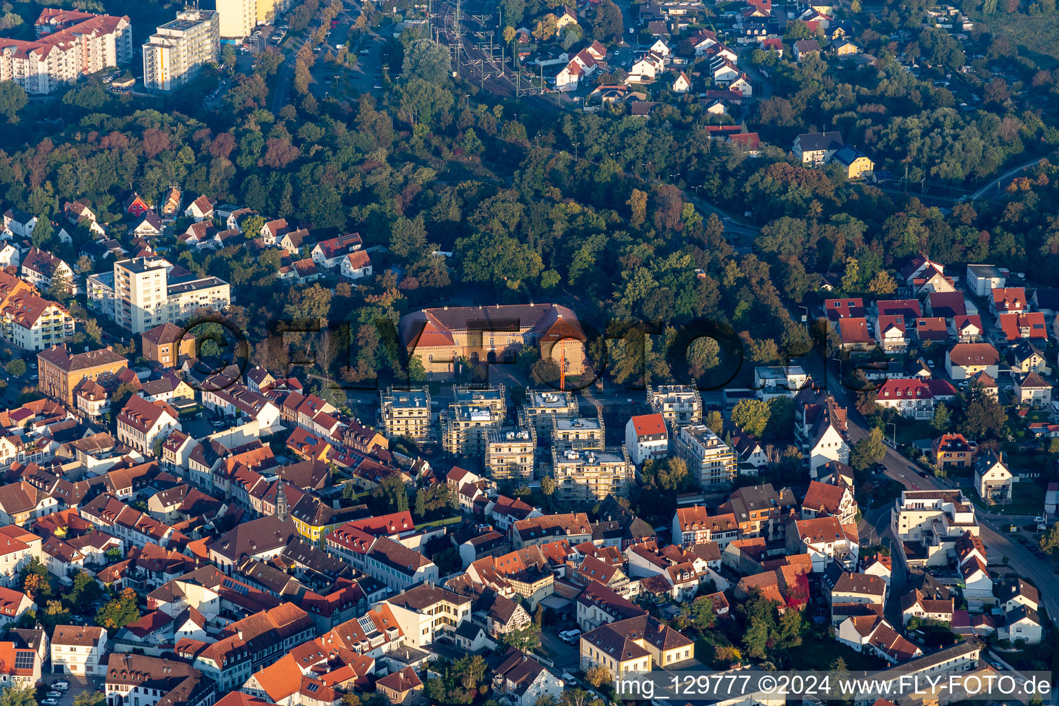 Vue aérienne de Musée et exposition Musée de la ville et de la forteresse dans la Ludwigstor à Germersheim dans le département Rhénanie-Palatinat, Allemagne