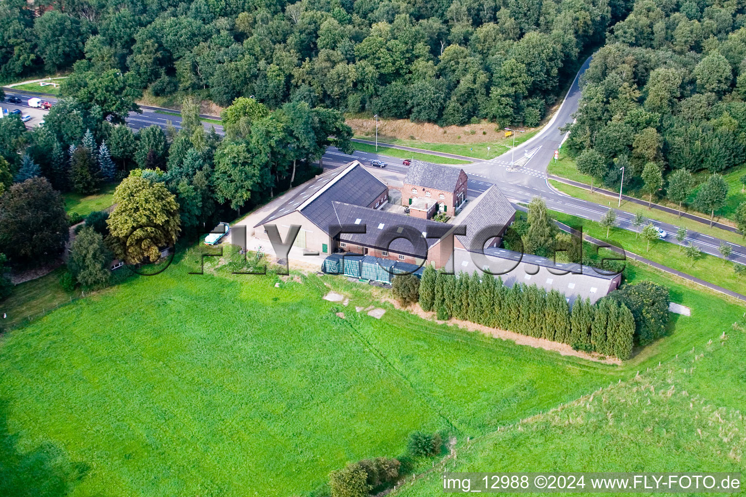 De Hamert dans le département Limbourg, Pays-Bas du point de vue du drone