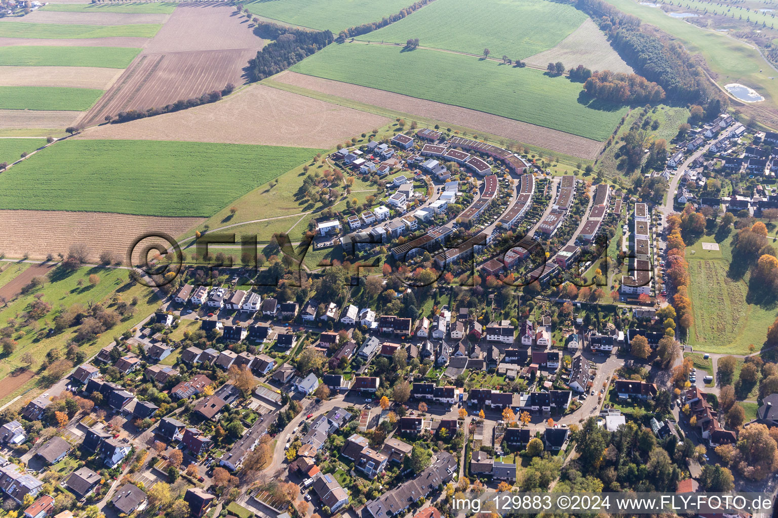 Vue aérienne de Cinquante acres à le quartier Hohenwettersbach in Karlsruhe dans le département Bade-Wurtemberg, Allemagne