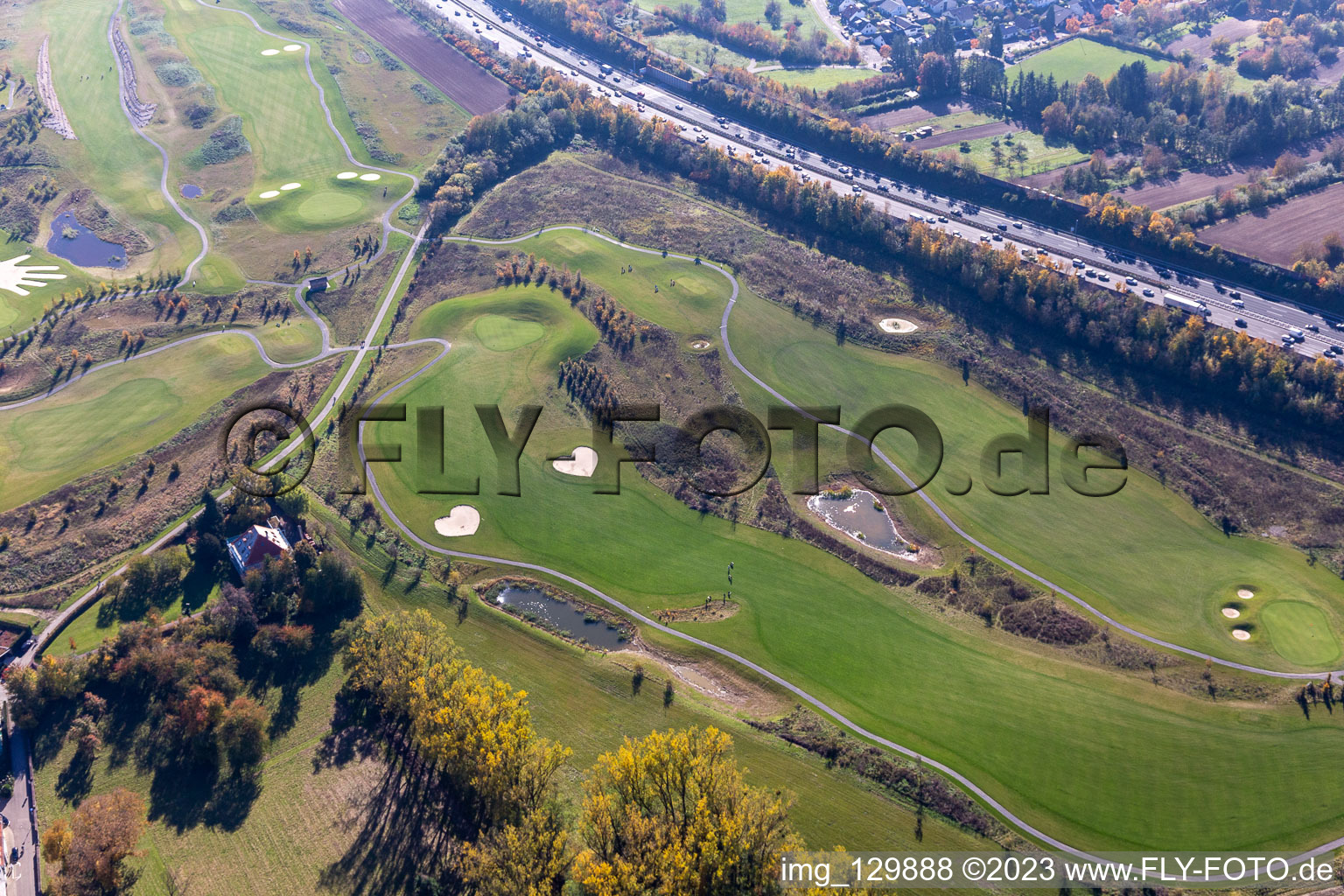 Vue aérienne de Superficie du parcours de golf Golfpark Karlsruhe GOLF absolu à le quartier Hohenwettersbach in Karlsruhe dans le département Bade-Wurtemberg, Allemagne