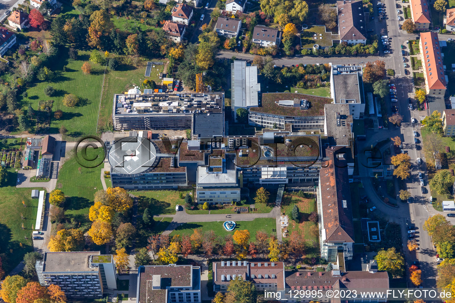 Vue aérienne de Terrain de l'hôpital Ev. Institution diaconesse Karlsruhe-Rüppurr à le quartier Rüppurr in Karlsruhe dans le département Bade-Wurtemberg, Allemagne