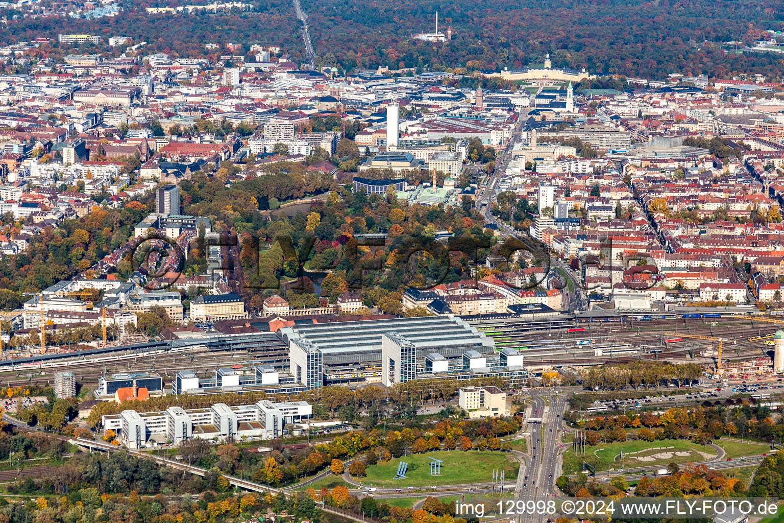 Vue aérienne de Poste principal Karlsruhe à le quartier Südweststadt in Karlsruhe dans le département Bade-Wurtemberg, Allemagne