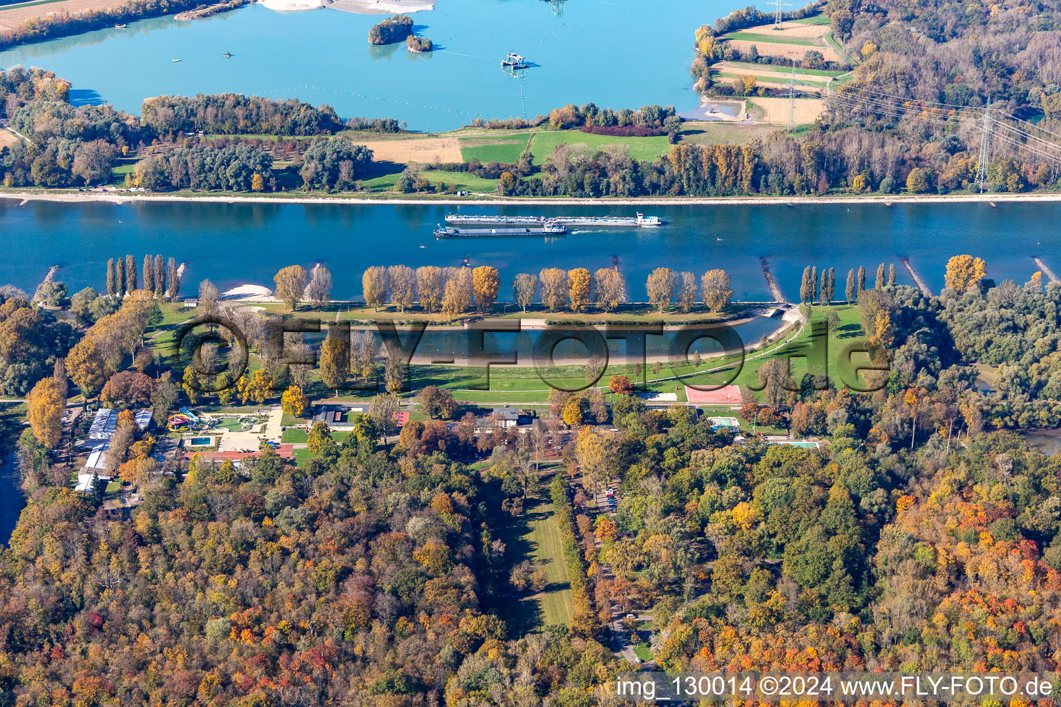 Vue aérienne de Rheinstrandbad Rappenwörth à le quartier Daxlanden in Karlsruhe dans le département Bade-Wurtemberg, Allemagne