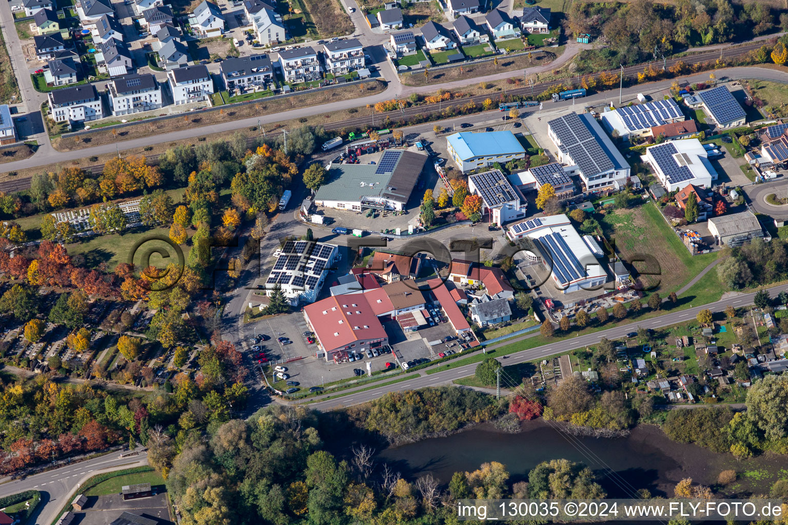 Vue aérienne de Concessionnaire automobile Friedbert Hamm à Wörth am Rhein dans le département Rhénanie-Palatinat, Allemagne