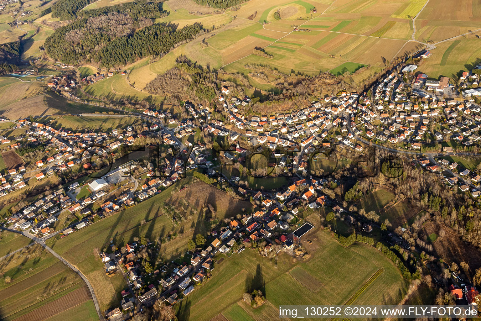 Vue aérienne de Quartier Winzeln in Fluorn-Winzeln dans le département Bade-Wurtemberg, Allemagne