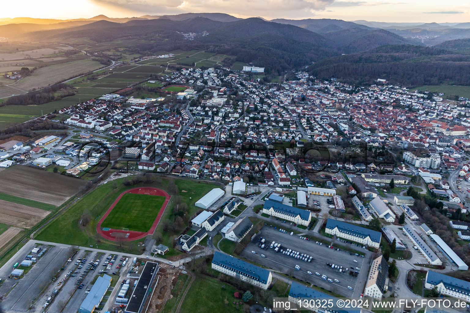 Vue aérienne de Bad Bergzabern dans le département Rhénanie-Palatinat, Allemagne