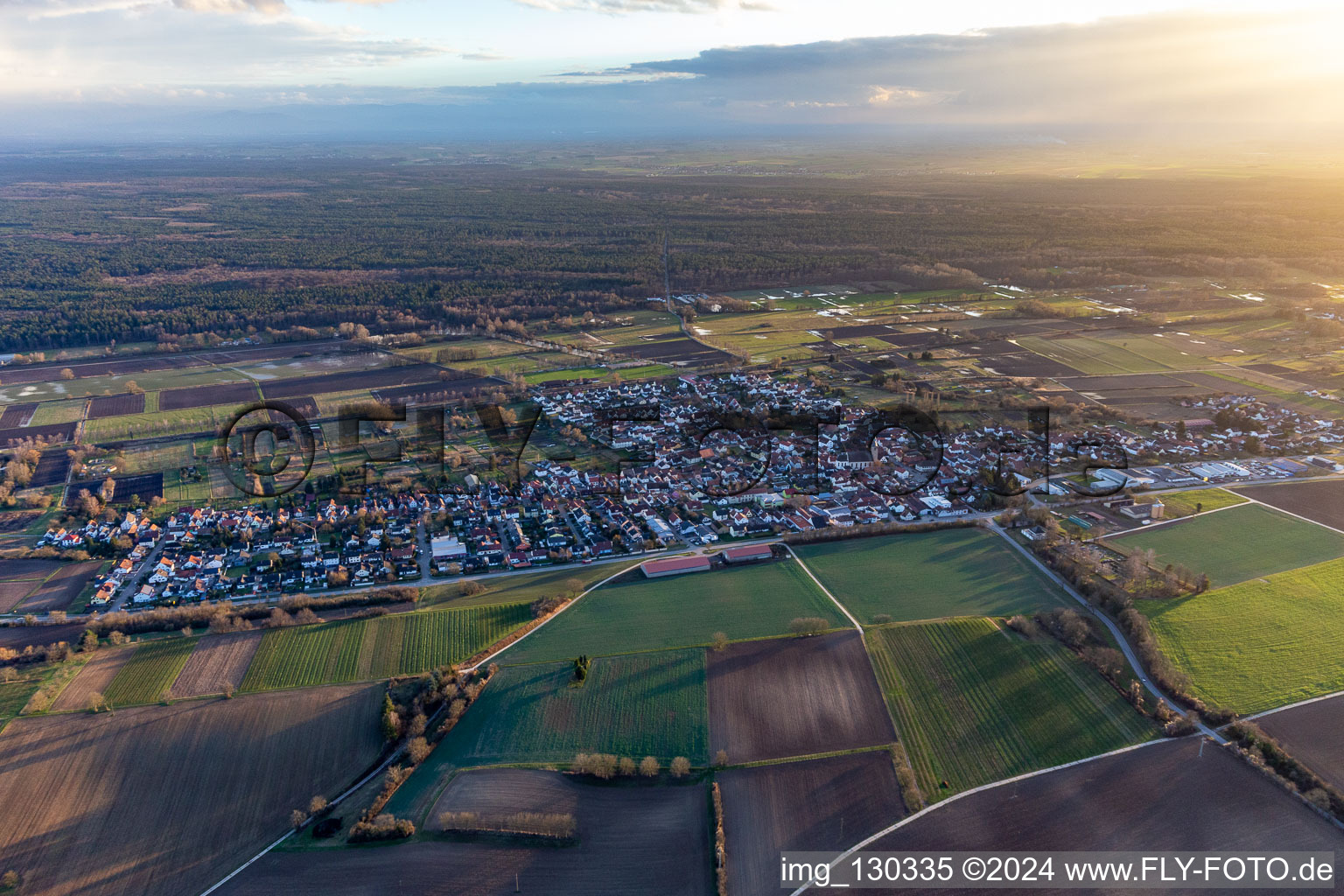 Steinfeld dans le département Rhénanie-Palatinat, Allemagne depuis l'avion