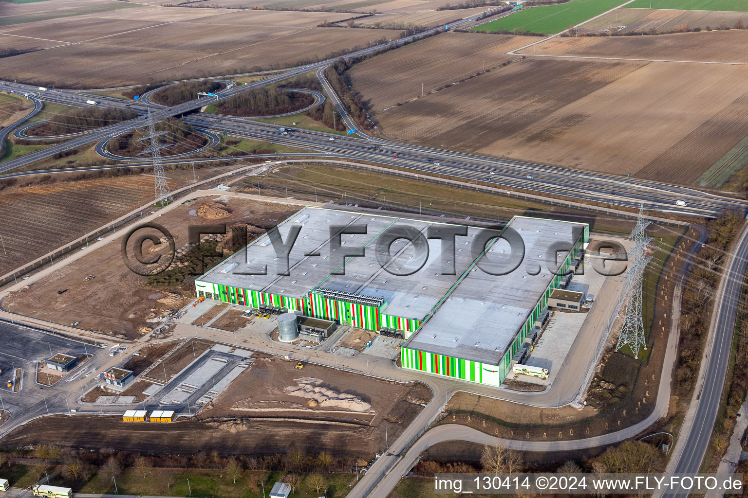 Photographie aérienne de Nouvelle construction du Pfalzmarkt pour les fruits et légumes à Mutterstadt dans le département Rhénanie-Palatinat, Allemagne