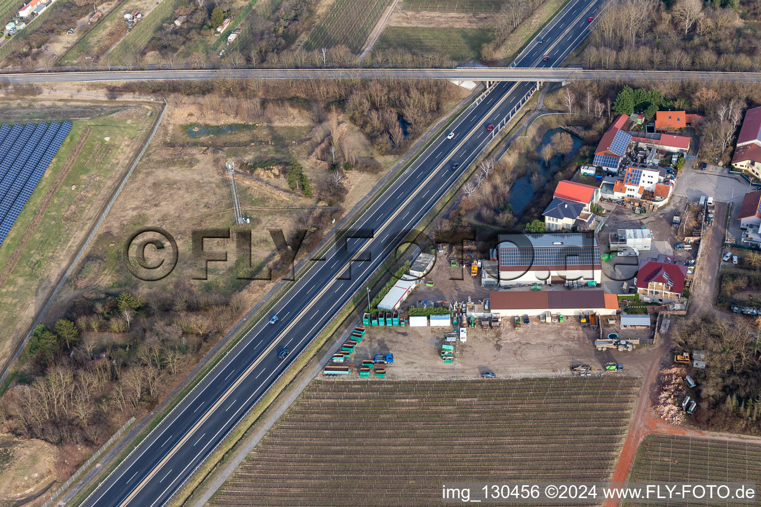 Photographie aérienne de Zone commerciale In der Nauroth, protection contre le bruit industriel GOWA à Ellerstadt dans le département Rhénanie-Palatinat, Allemagne