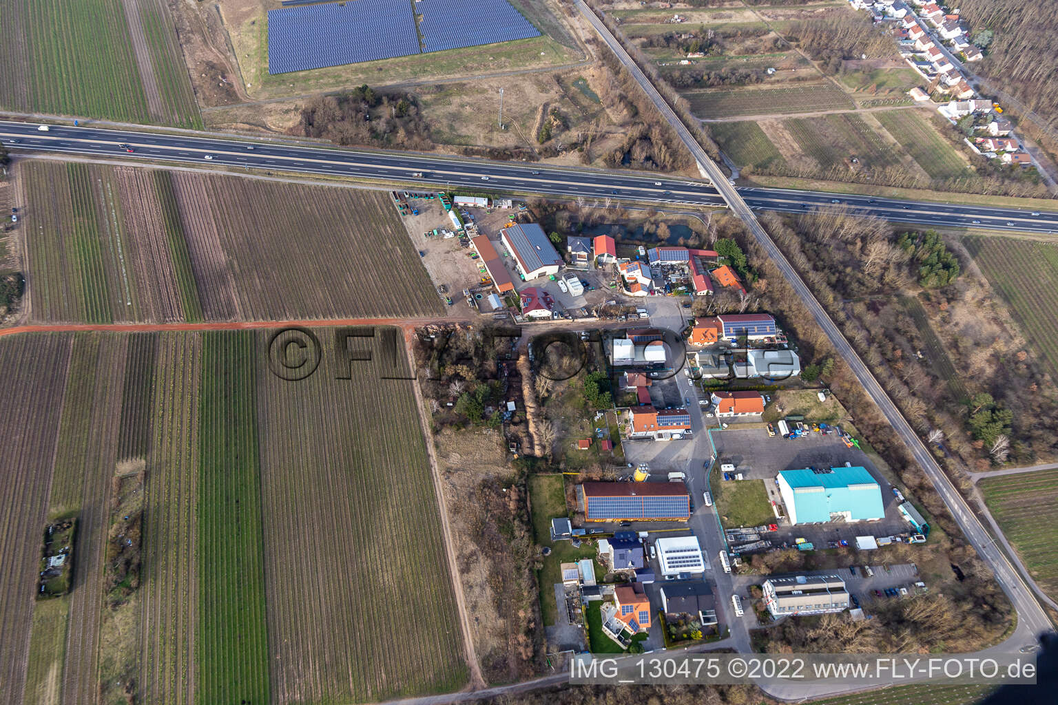 Zone commerciale dans le Nauroth à Ellerstadt dans le département Rhénanie-Palatinat, Allemagne vue d'en haut
