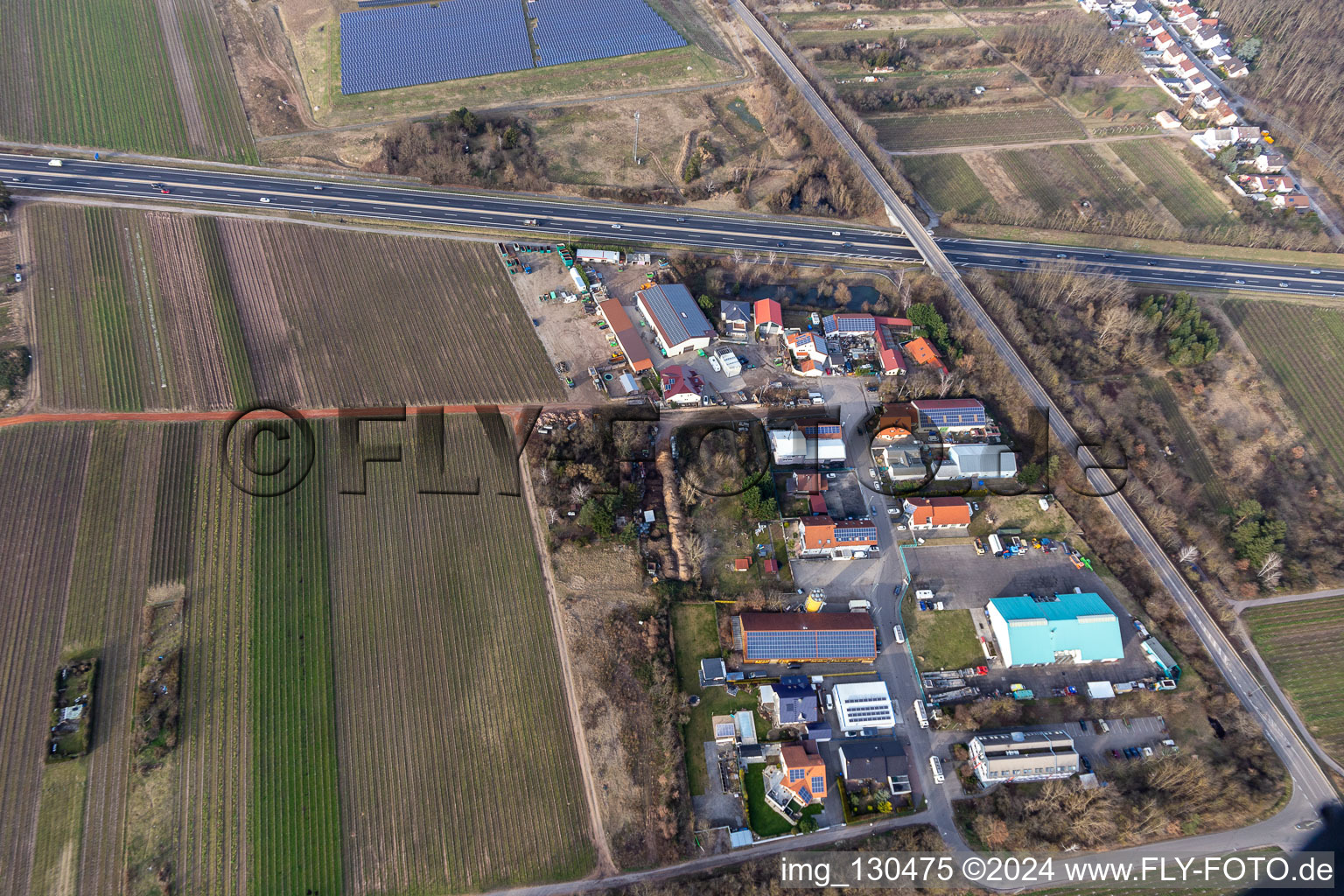 Zone commerciale dans le Nauroth à Ellerstadt dans le département Rhénanie-Palatinat, Allemagne vue d'en haut