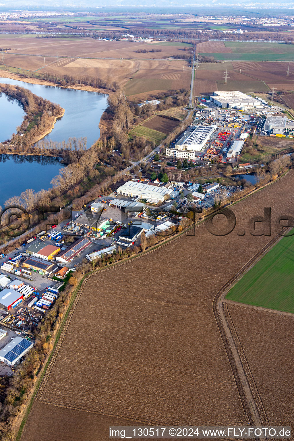 Vue aérienne de Rue industrielle avec zone industrielle à Silbersee à le quartier Roxheim in Bobenheim-Roxheim dans le département Rhénanie-Palatinat, Allemagne