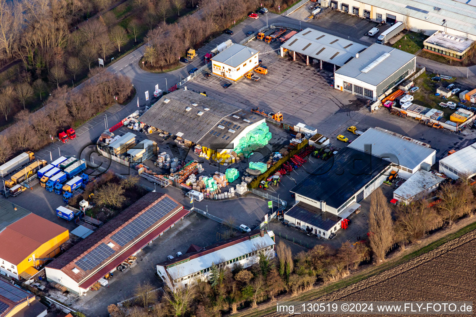 Vue aérienne de Raab Karcher à le quartier Roxheim in Bobenheim-Roxheim dans le département Rhénanie-Palatinat, Allemagne