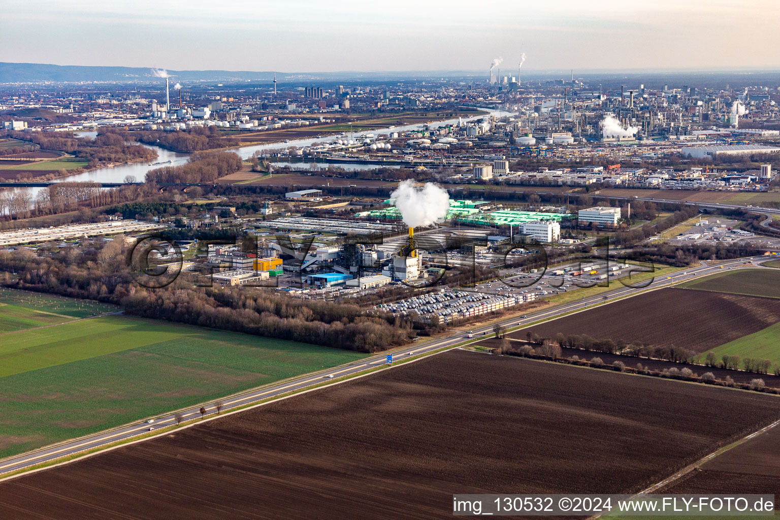 Vue aérienne de Station d'épuration BASF Lanfer Logistik GmbH / HELA GmbH Hermann Lanfer à le quartier Mörsch in Frankenthal dans le département Rhénanie-Palatinat, Allemagne