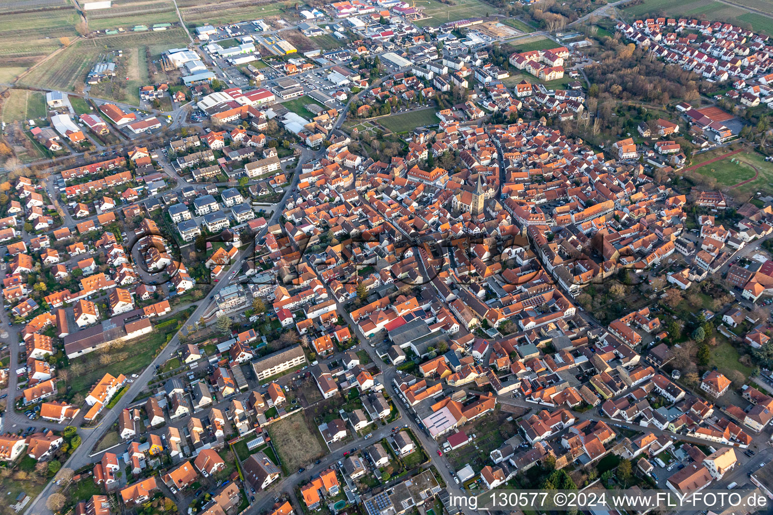 Freinsheim dans le département Rhénanie-Palatinat, Allemagne d'un drone