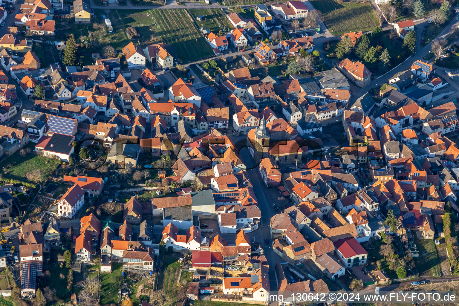 Vue aérienne de Église protestante Frankweiler à Frankweiler dans le département Rhénanie-Palatinat, Allemagne