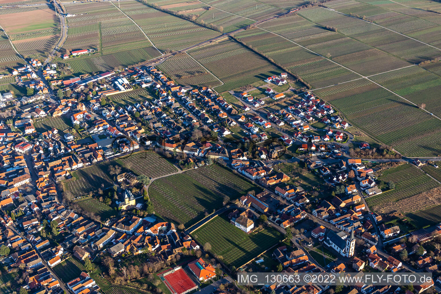 Edesheim dans le département Rhénanie-Palatinat, Allemagne d'un drone