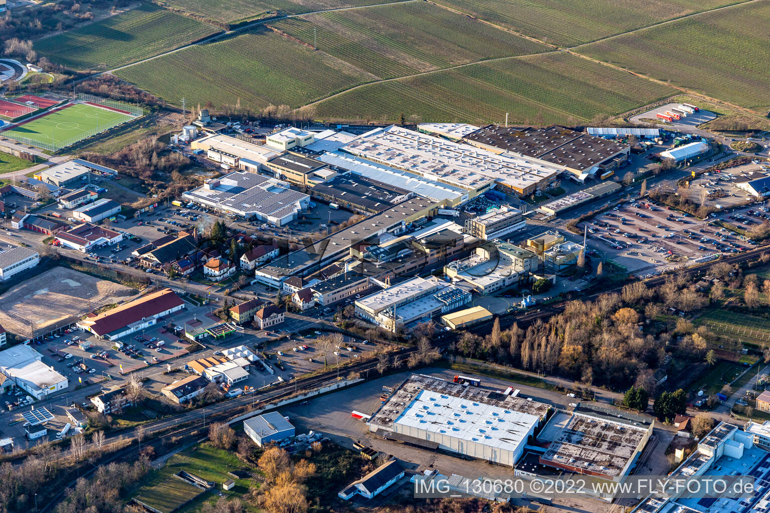 Photographie aérienne de Tenneco Automotive Germany GmbH à Edenkoben dans le département Rhénanie-Palatinat, Allemagne