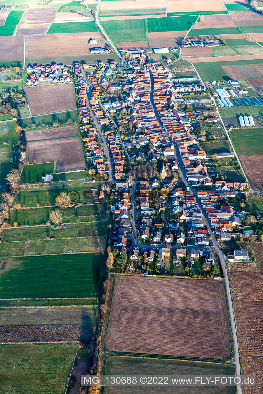 Böbingen dans le département Rhénanie-Palatinat, Allemagne depuis l'avion