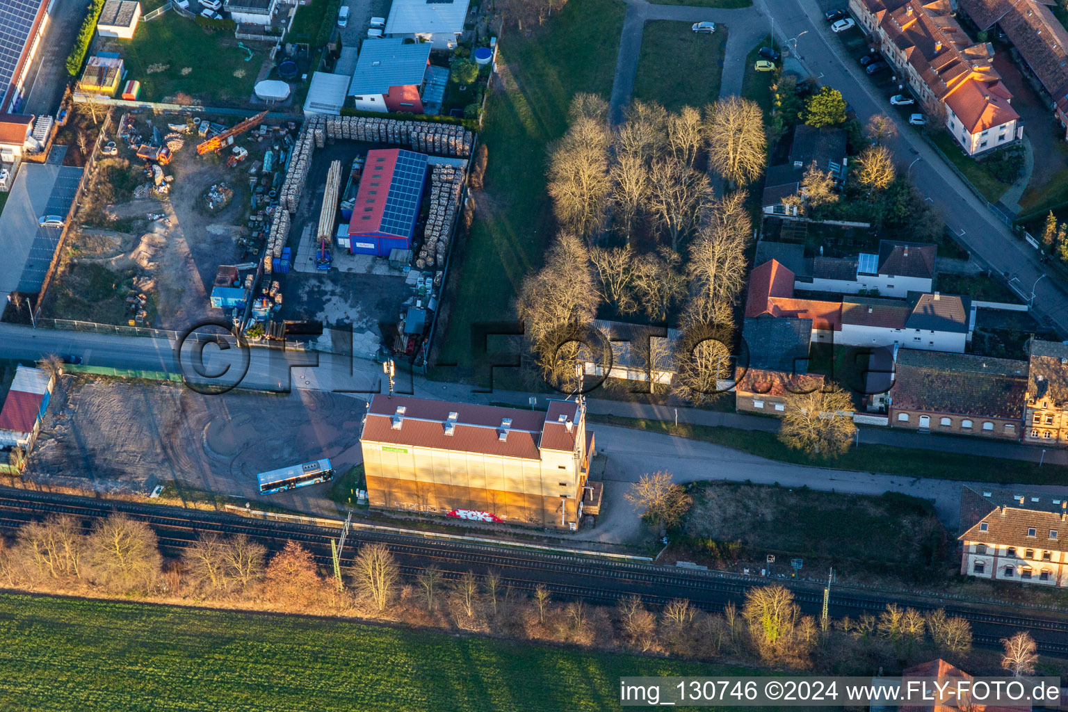 Photographie aérienne de Raiffeisen Warenhandelsgesellschaft Südpfalz mbH à Neuen-Morgen à Rheinzabern dans le département Rhénanie-Palatinat, Allemagne