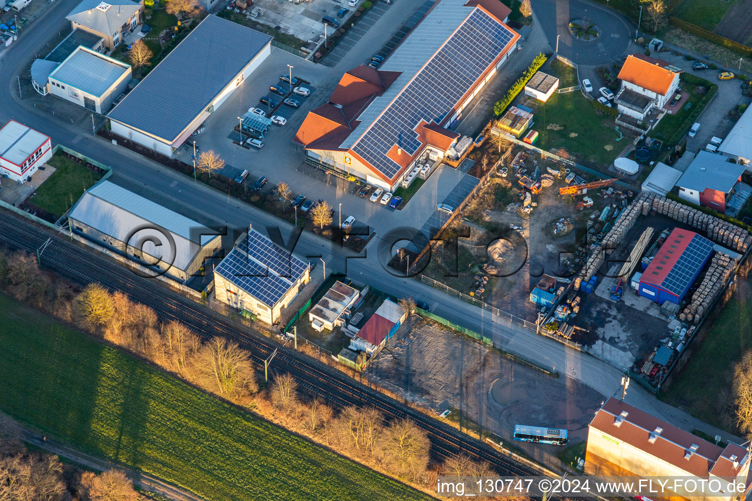 Vue aérienne de Nouveau matin à Rheinzabern dans le département Rhénanie-Palatinat, Allemagne