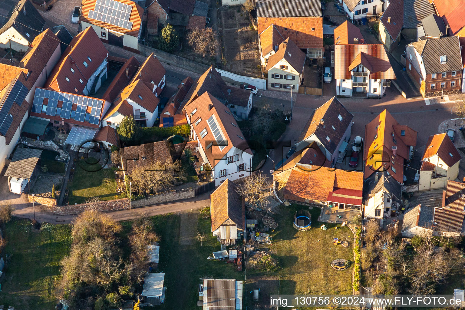 Vue aérienne de Allée de poussière à le quartier Arzheim in Landau in der Pfalz dans le département Rhénanie-Palatinat, Allemagne