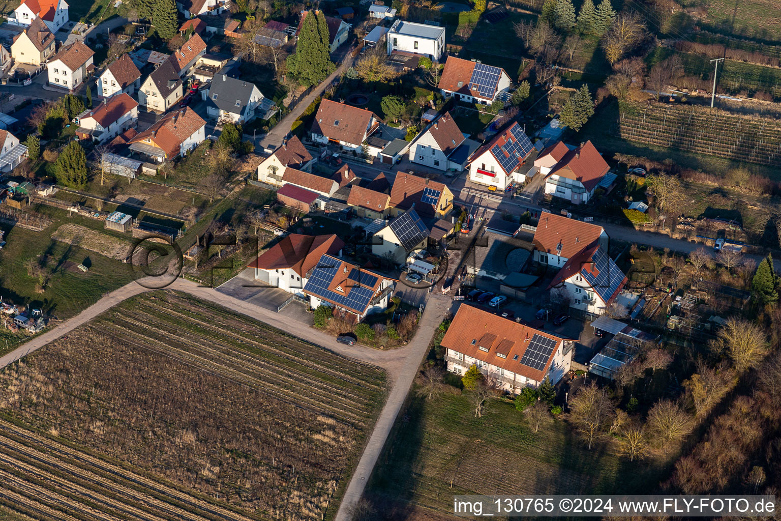 Vue aérienne de Hôtel Landau Maison d'hôtes Kleine Kalmit à le quartier Arzheim in Landau in der Pfalz dans le département Rhénanie-Palatinat, Allemagne