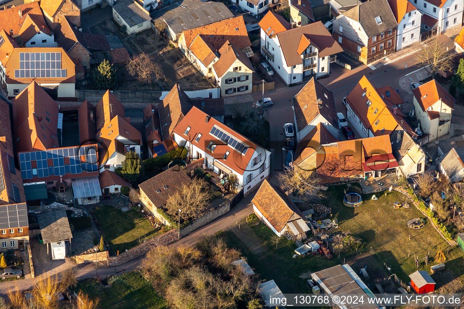 Vue oblique de Allée de poussière à le quartier Arzheim in Landau in der Pfalz dans le département Rhénanie-Palatinat, Allemagne