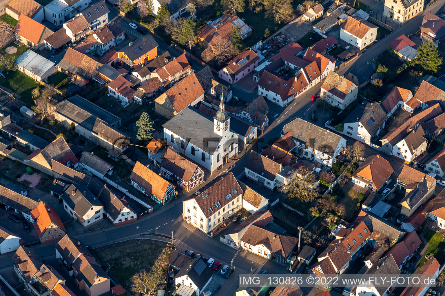 Photographie aérienne de Église protestante Westheim - Paroisse protégée Westheim-Lingenfeld à Westheim dans le département Rhénanie-Palatinat, Allemagne