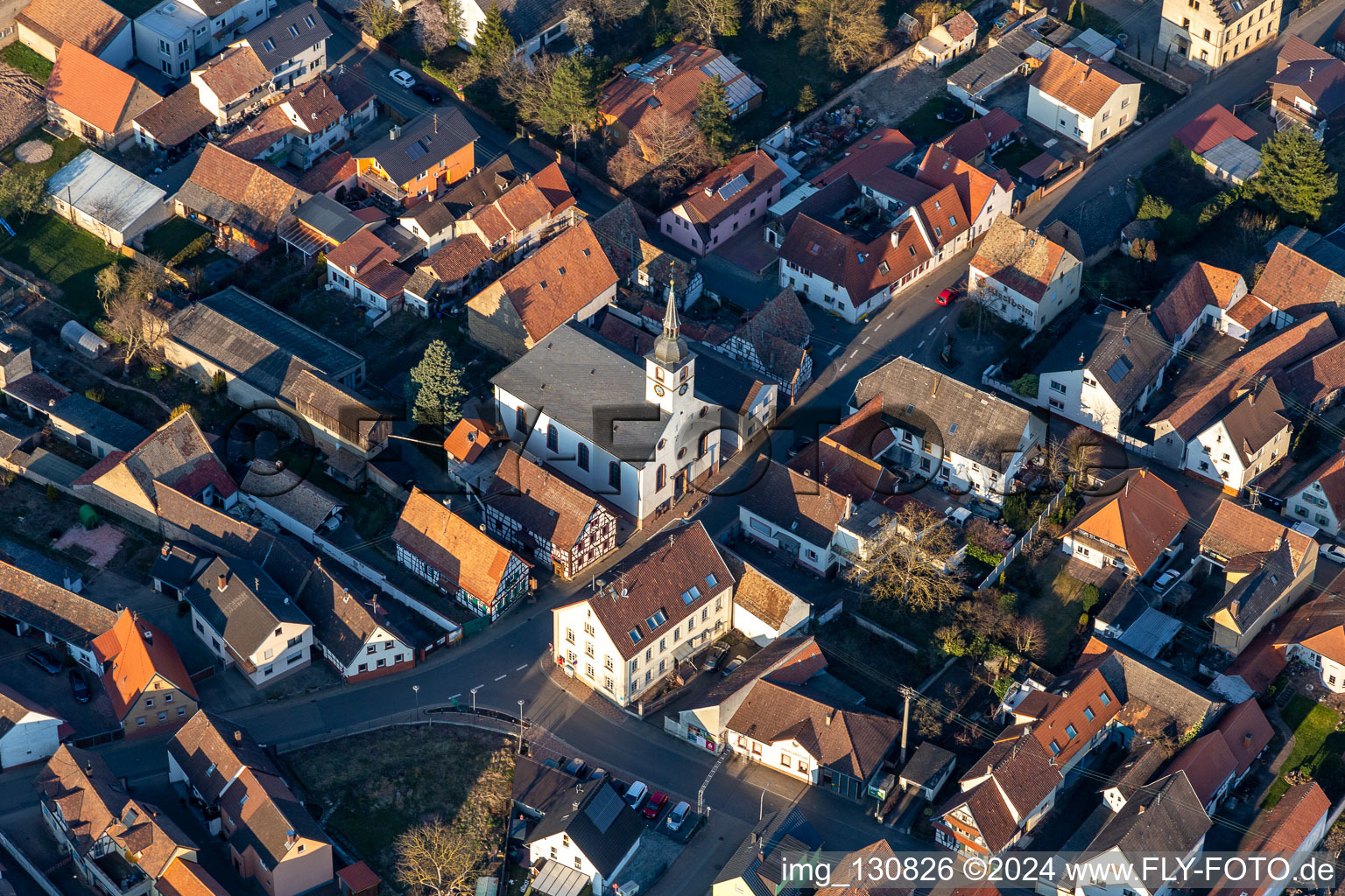 Photographie aérienne de Église protestante Westheim - Paroisse Westheim-Lingenfeld à Westheim dans le département Rhénanie-Palatinat, Allemagne