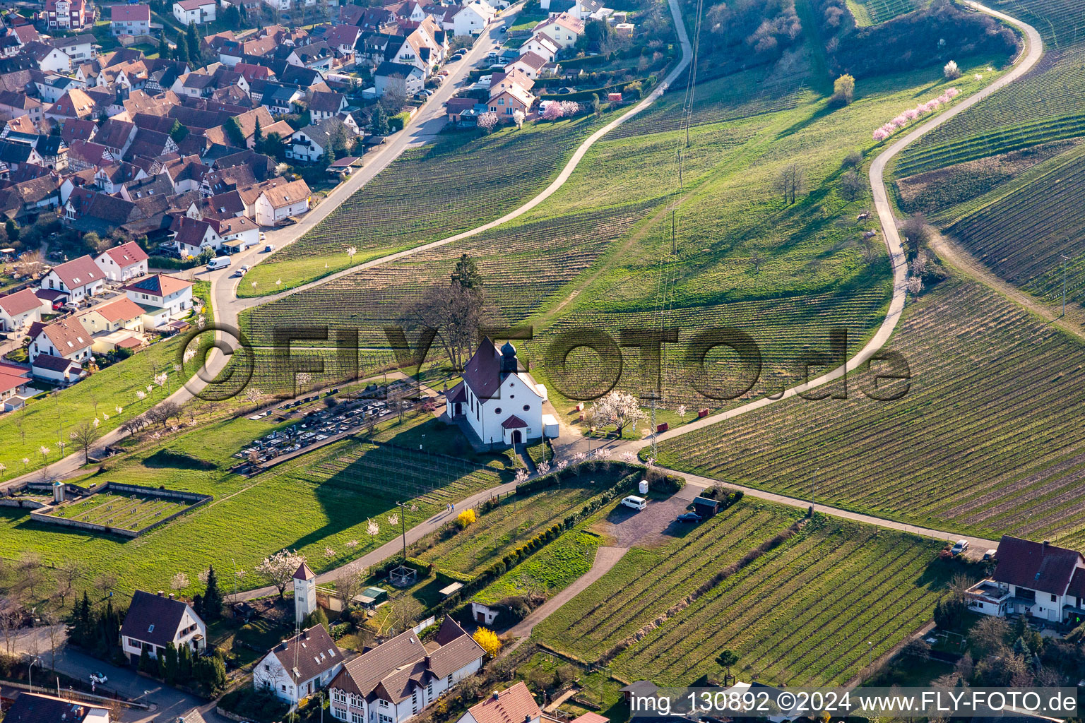 Vue aérienne de Chapelle Saint-Denys (mariage) à le quartier Gleiszellen in Gleiszellen-Gleishorbach dans le département Rhénanie-Palatinat, Allemagne