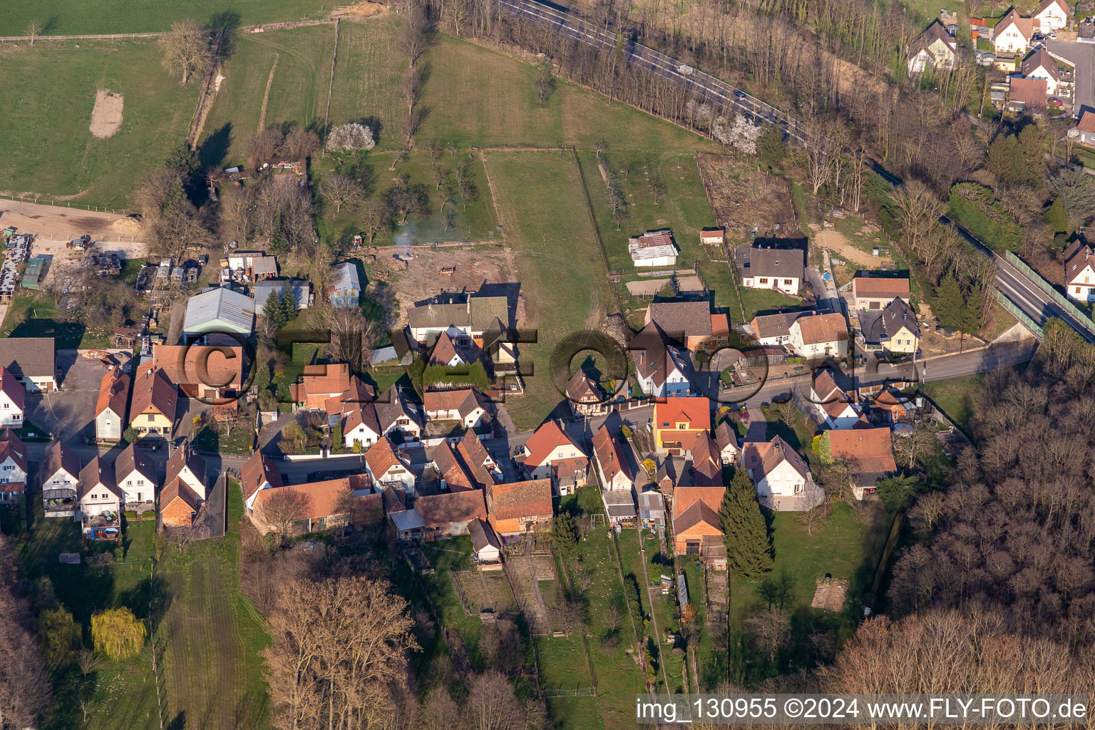 Vue aérienne de Rue de la Gare à Riedseltz dans le département Bas Rhin, France