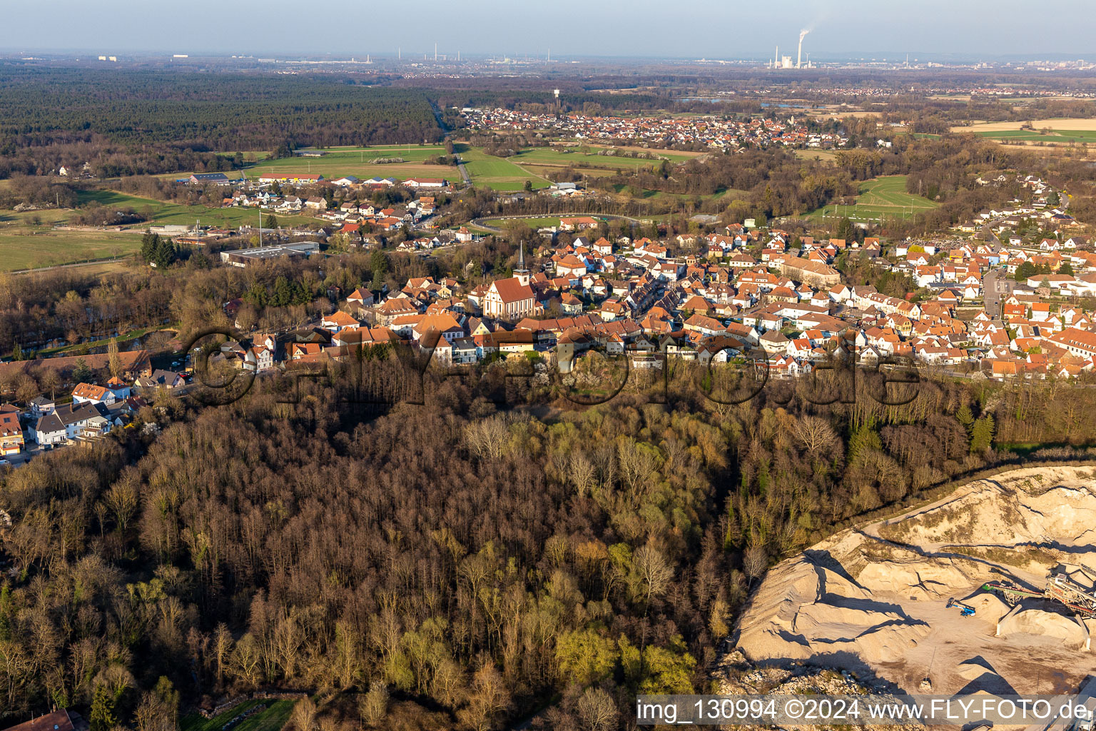 Lauterbourg dans le département Bas Rhin, France d'un drone