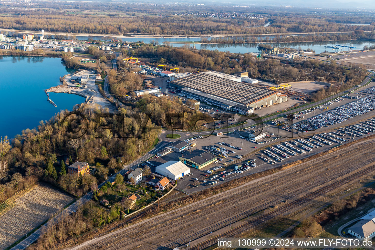 Vue aérienne de Eiffage Métal - Établissement de LAUTERBOURG à Lauterbourg dans le département Bas Rhin, France