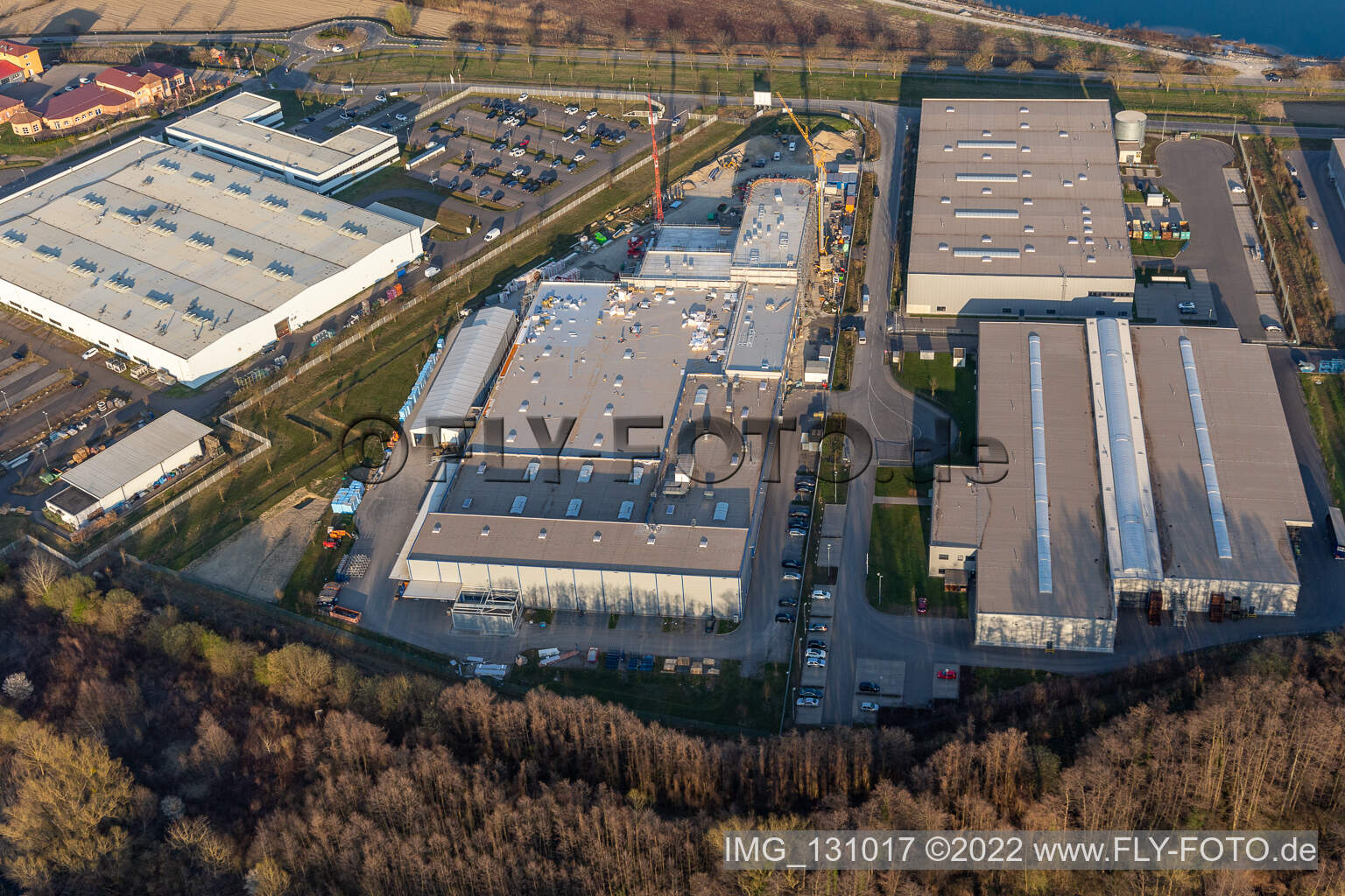 Photographie aérienne de Faurecia Interior Systems GmbH ; Groke Doors GmbH, usine Hagenbach à Hagenbach dans le département Rhénanie-Palatinat, Allemagne