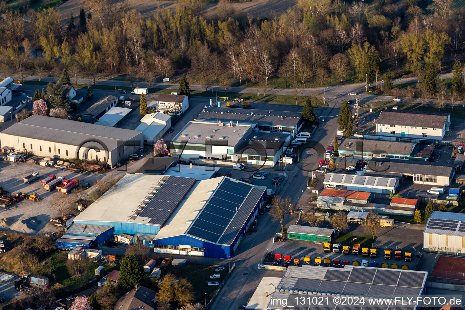 Vue aérienne de & B Commercial Vehicle Technology GmbH; AG-AUTOMOBILE ; Voiture Continentale à Hagenbach dans le département Rhénanie-Palatinat, Allemagne