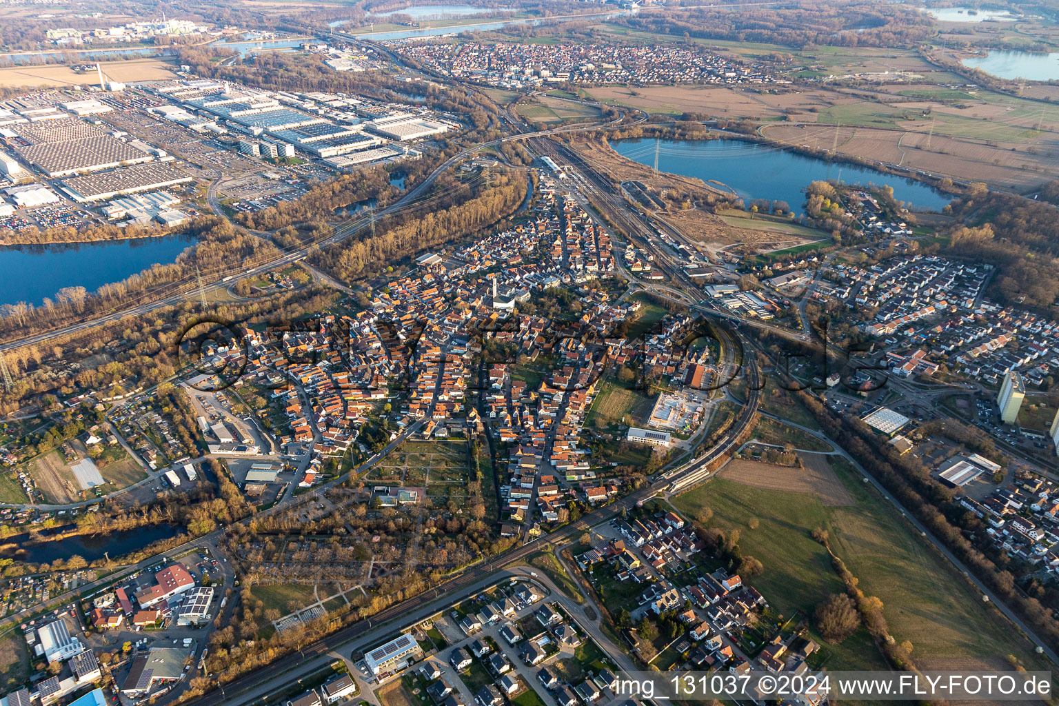 Wörth am Rhein dans le département Rhénanie-Palatinat, Allemagne d'un drone