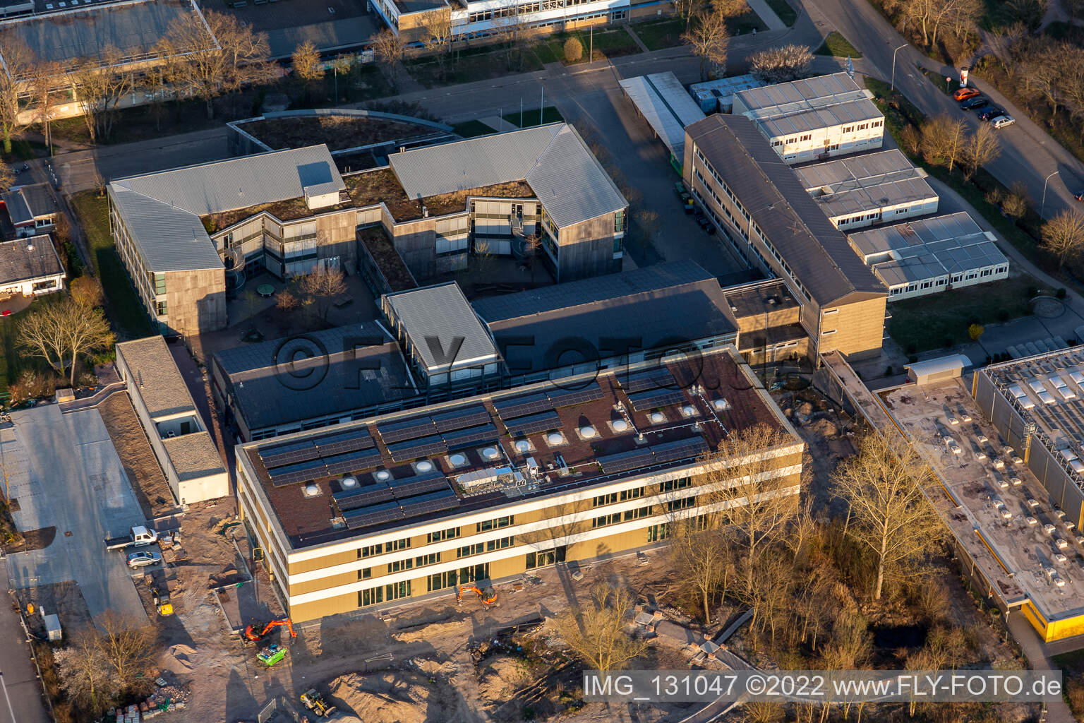 Vue aérienne de Nouveau bâtiment école polyvalente intégrée Kandel à Kandel dans le département Rhénanie-Palatinat, Allemagne